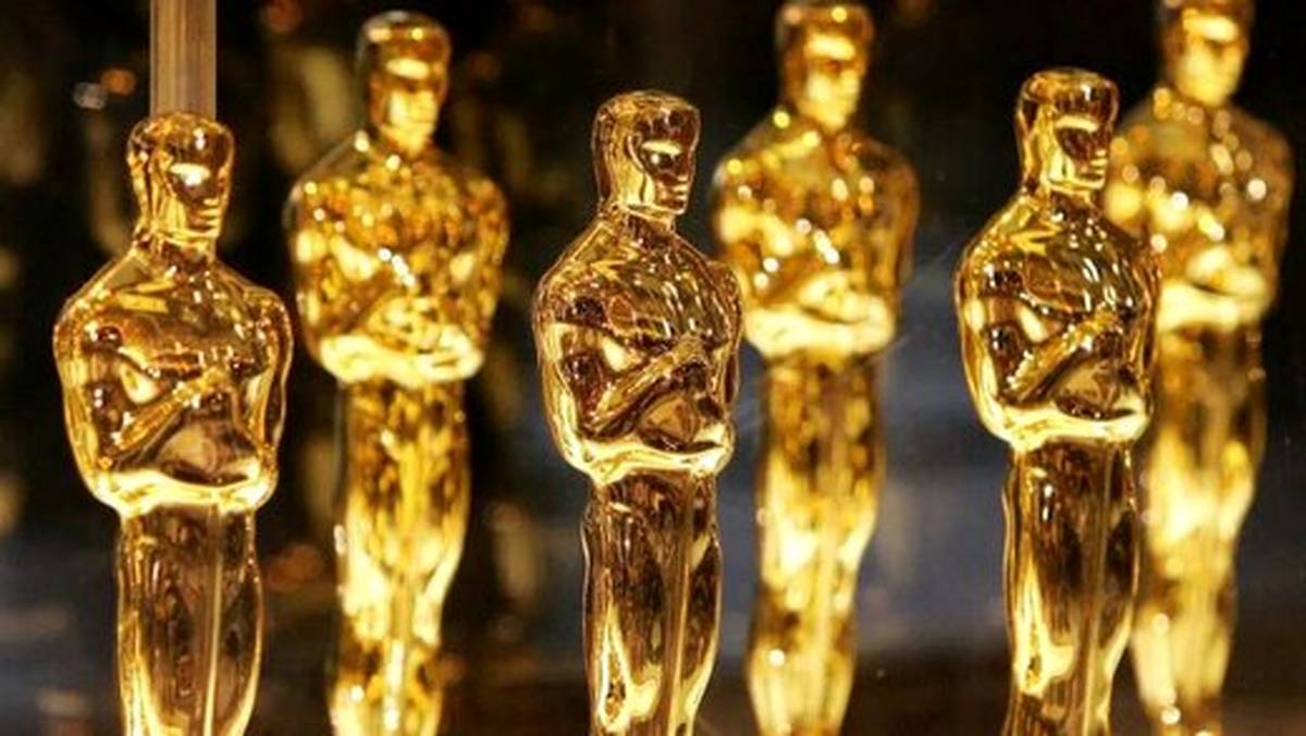 خیز مجدد آثار مستقل به سوی مهمترین مجسمه طلایی
