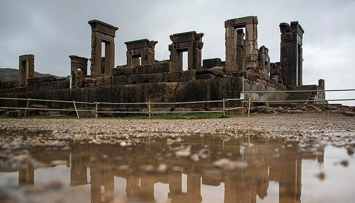 فرونشست در تخت‌جمشید، نقش جهان و آرامگاه کوروش
