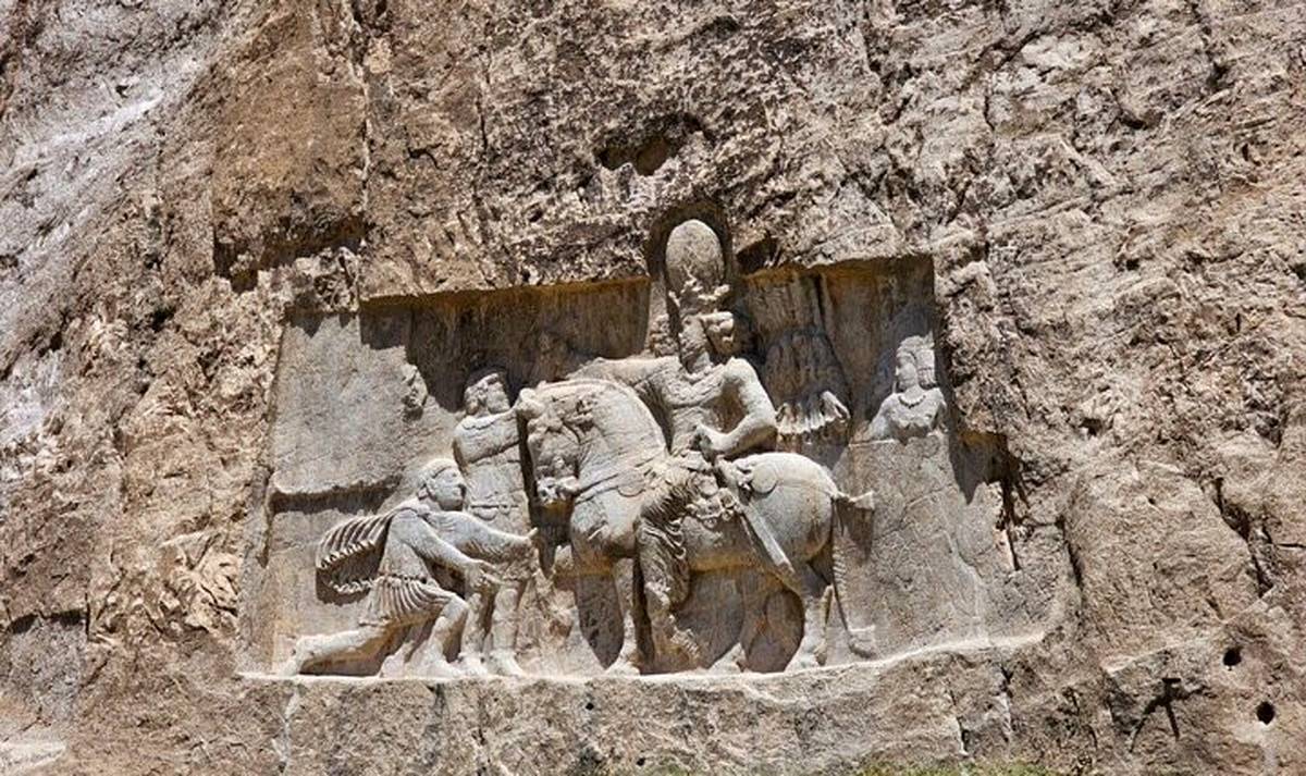 نقوشی که غرور ملی را زنده نگه می‌دارند؛ پیروزی ایران بر امپراتور روم
