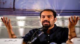 اعتراض علی ملاقلی‌پور به بیلبوردهایی از عکس پدرش در شهر