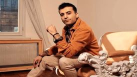 جروبحث بازیگر مشهور با همسرش وسط میدان شهر