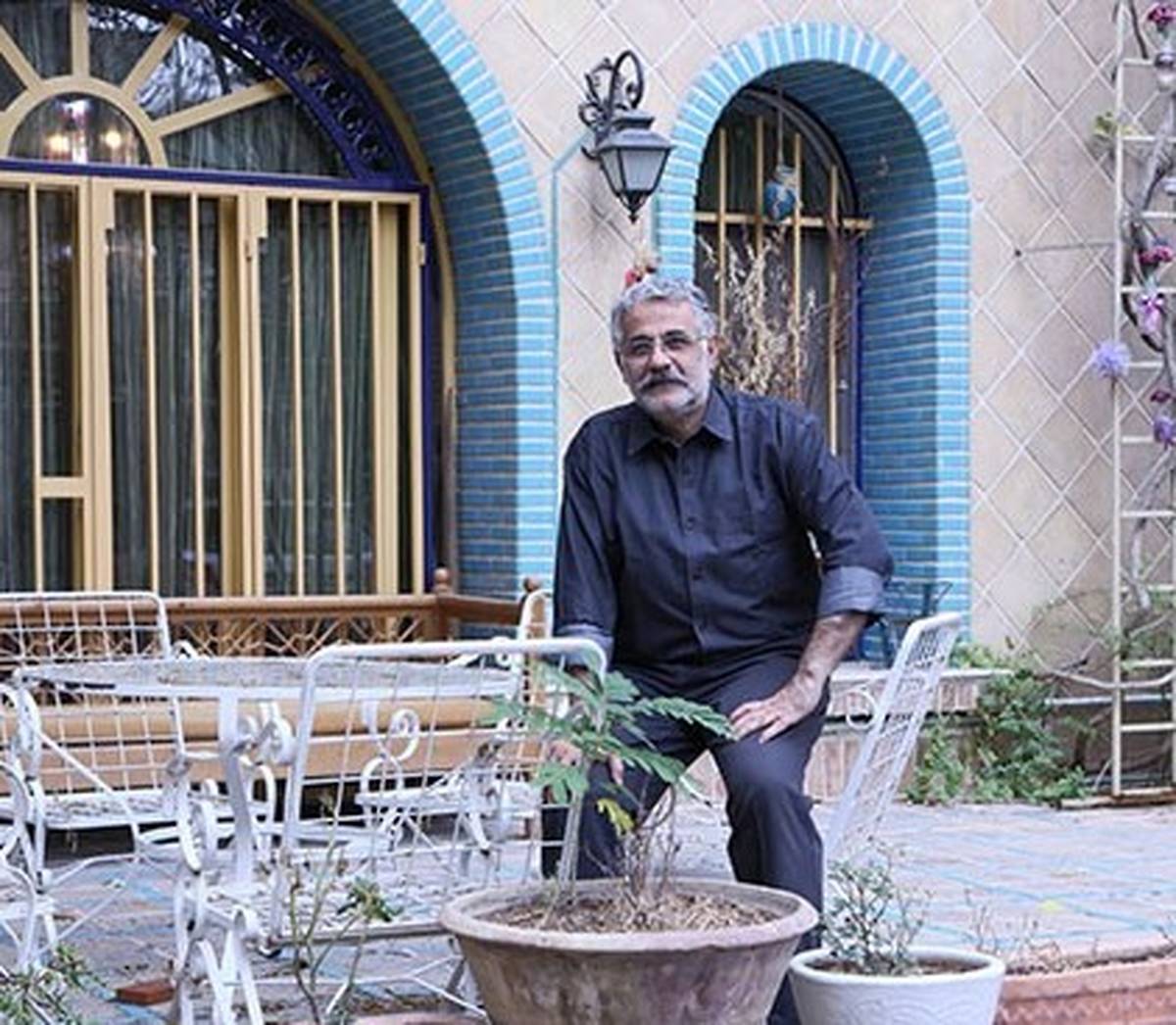 چرا همه از خانه اقبال واحدی عکس می‌گیرند؟
