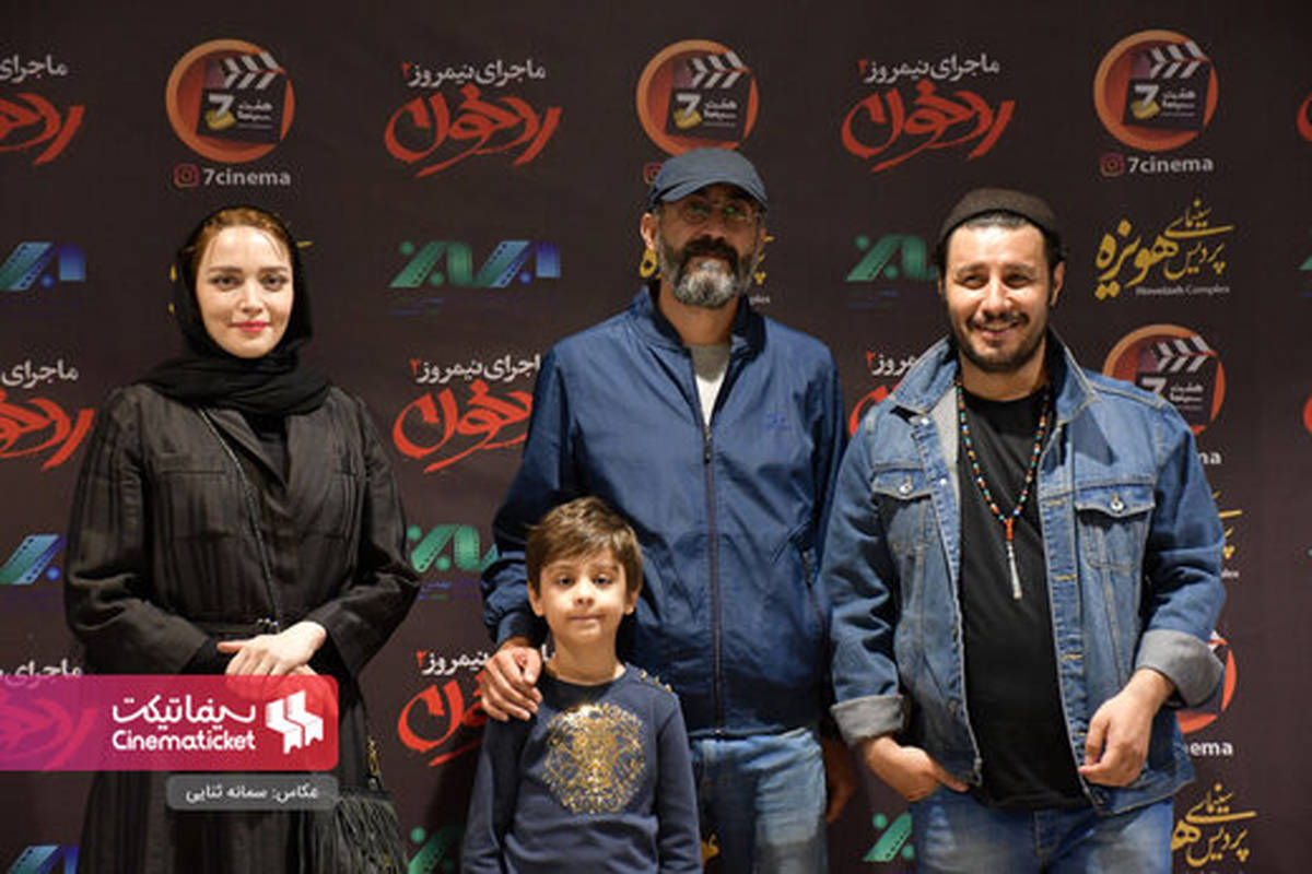 عکس | سلفی جواد عزتی و بهنوش طباطبایی با سینمادوستان مشهدی