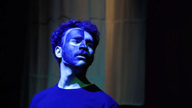 متن بیضایی فراتر از خیمه شب بازی است؛ بازیگرانی به مثابه عروسک!
