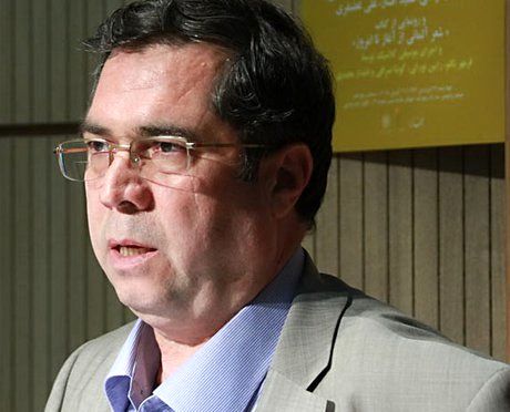 علی دهباشی از بیمارستان مرخص شد