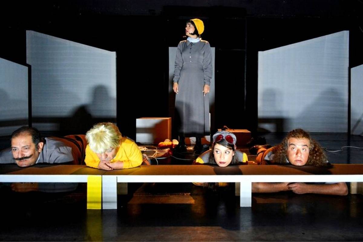 «لطفا تحت هر شرایطی» بدون فکر حرف نزنید؛ آدم‌ها چطور هیتلر می‌شوند؟