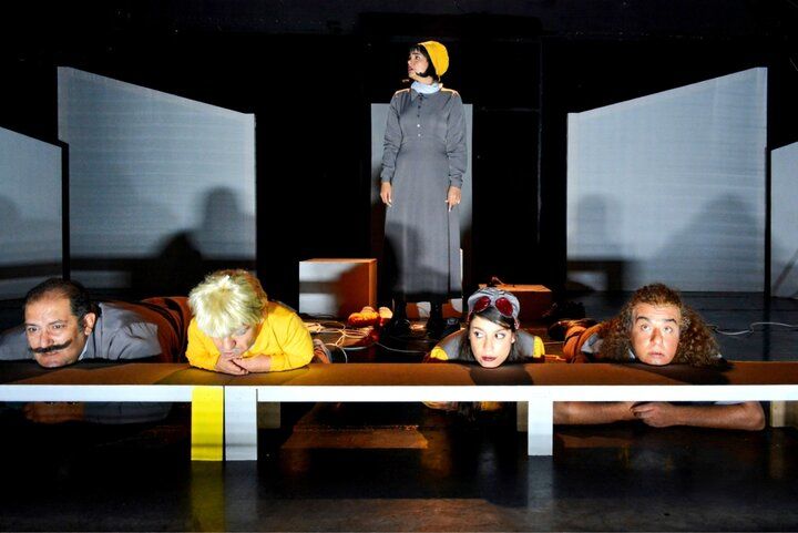 «لطفا تحت هر شرایطی» بدون فکر حرف نزنید؛ آدم‌ها چطور هیتلر می‌شوند؟