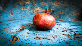 چرا انار پای ثابت سفره‌های آیینی ایرانیان شد؟
