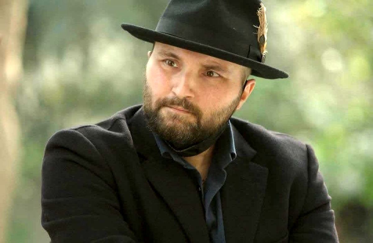 اکتای براهنی: وقتی به بهانه‌ من به پدرم کنایه می‌زنند غمگین می‌شوم
