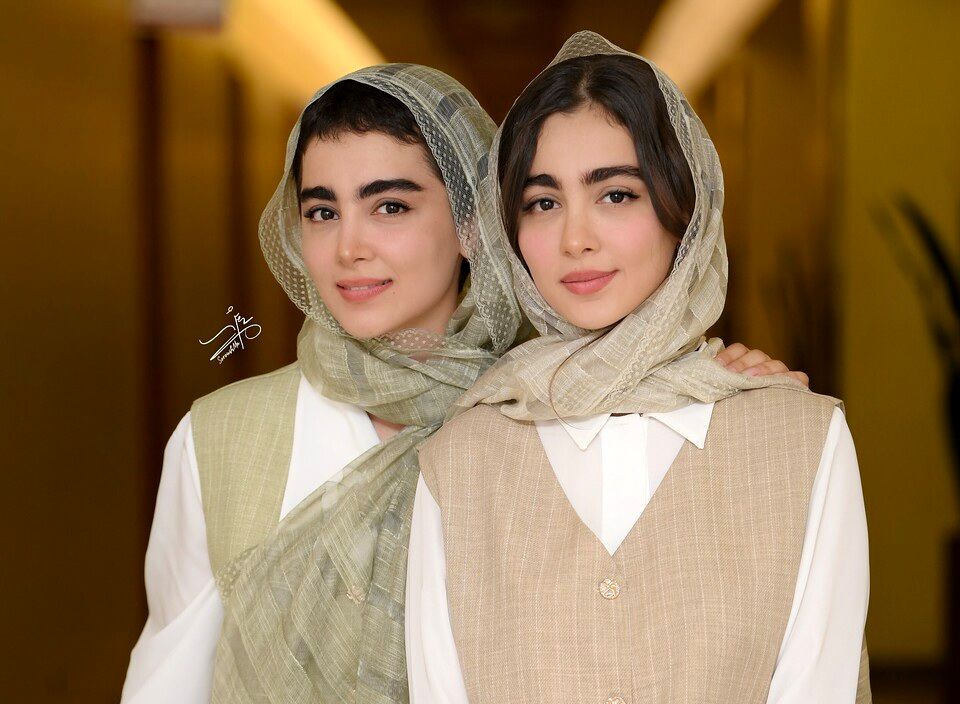 تیپ متفاوت سارا و نیکای پایتخت در کنسرت سهراب پاکزاد