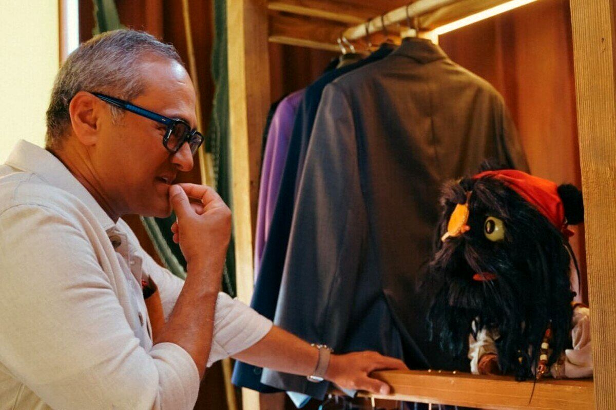 گفتگوی عجیب رامبد جوان با گربه‌اش!