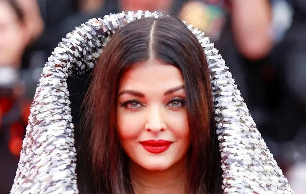 آیشواریا رای با یک استایل هندی در پاریس درخشید