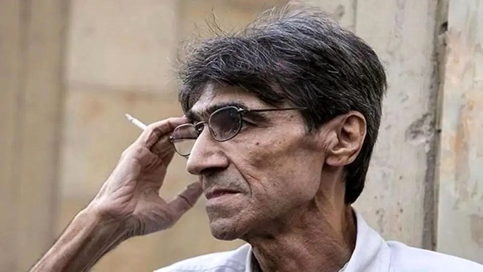 لباس خاص هنرمندان در مراسم تشییع پیکر ناصر تقوایی