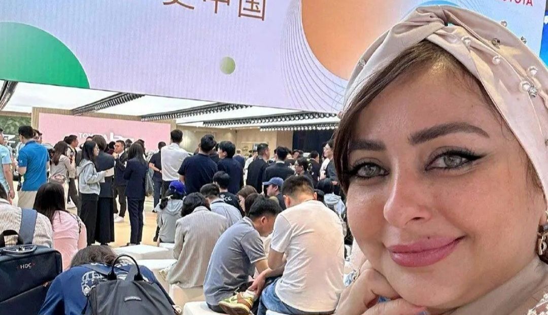 استایل نفیسه روشن در شانگهای چین