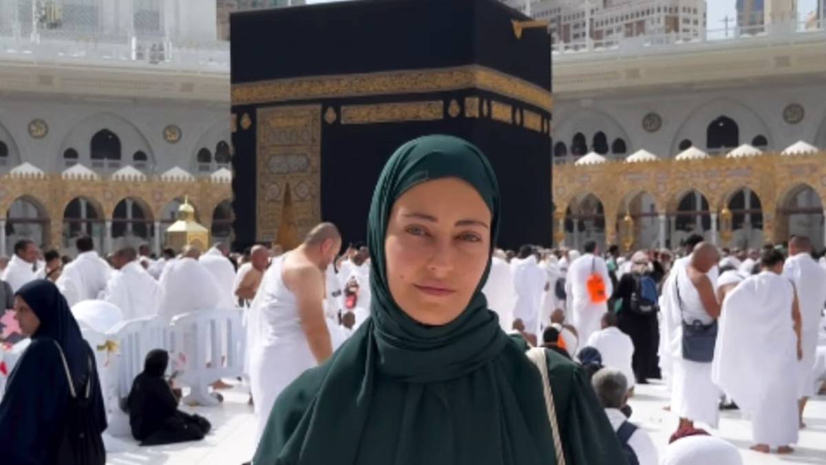 بازیگر و مدل مشهور ترک به حج رفت