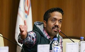 نماز خواندن بازیگر سریال ستایش روی دیوار چین