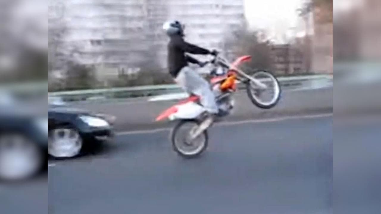 سارق لوور بالاخره معرفی شد؛ یک موتورسوار مشهور!

