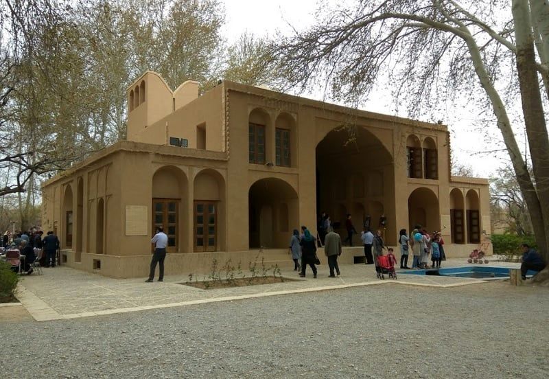 باغ جهانی «پهلوان‌پور» و ۴ قلعه یزد در تهدید