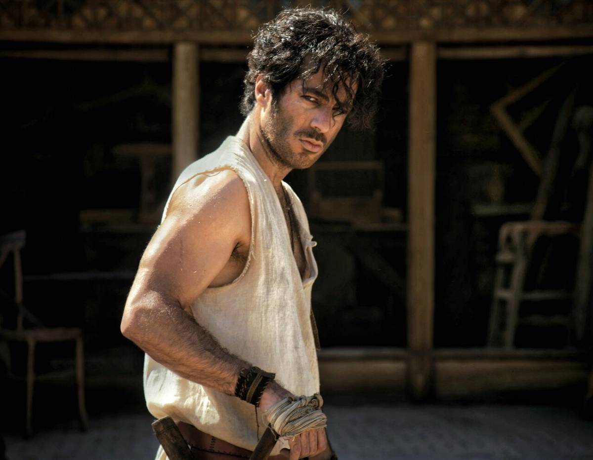 هدیه تهرانی، بهرام رادان، جواد عزتی و تنابنده می‌آیند