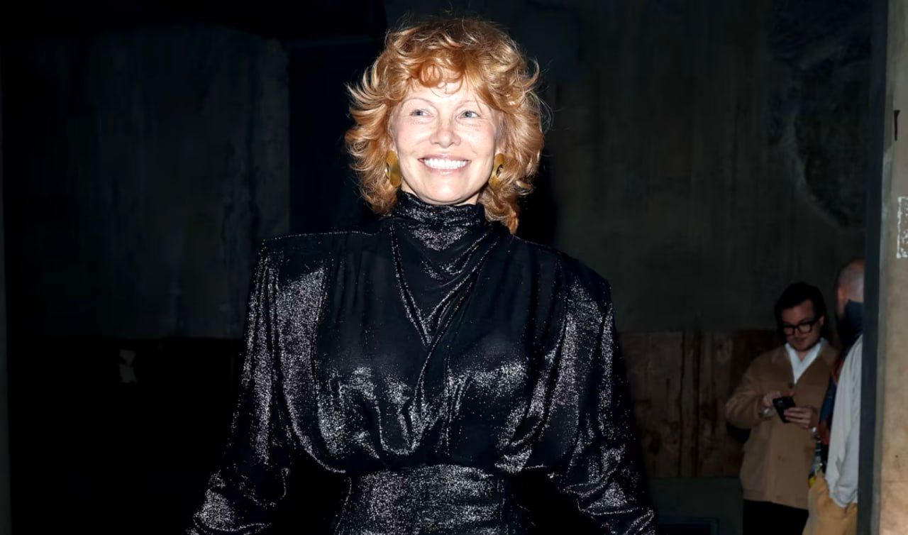 دلبری بازیگر ۵۸ ساله در هفته مد پاریس

